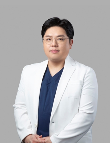 변상균 원장님 dentist