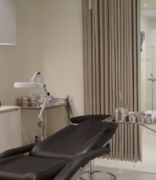 Lee Hak-Su clinic 4